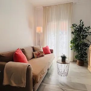 Homely Atarazanas Apartment